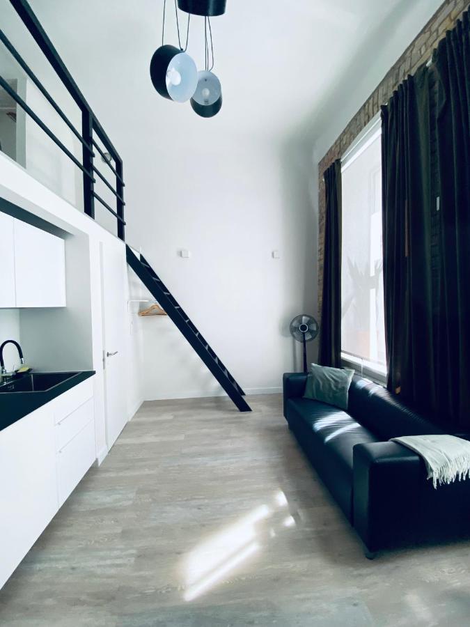 B&W Apartment Рига Экстерьер фото