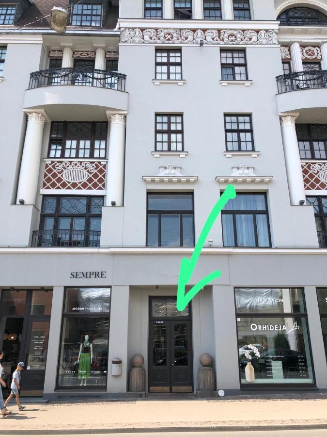 B&W Apartment Рига Экстерьер фото